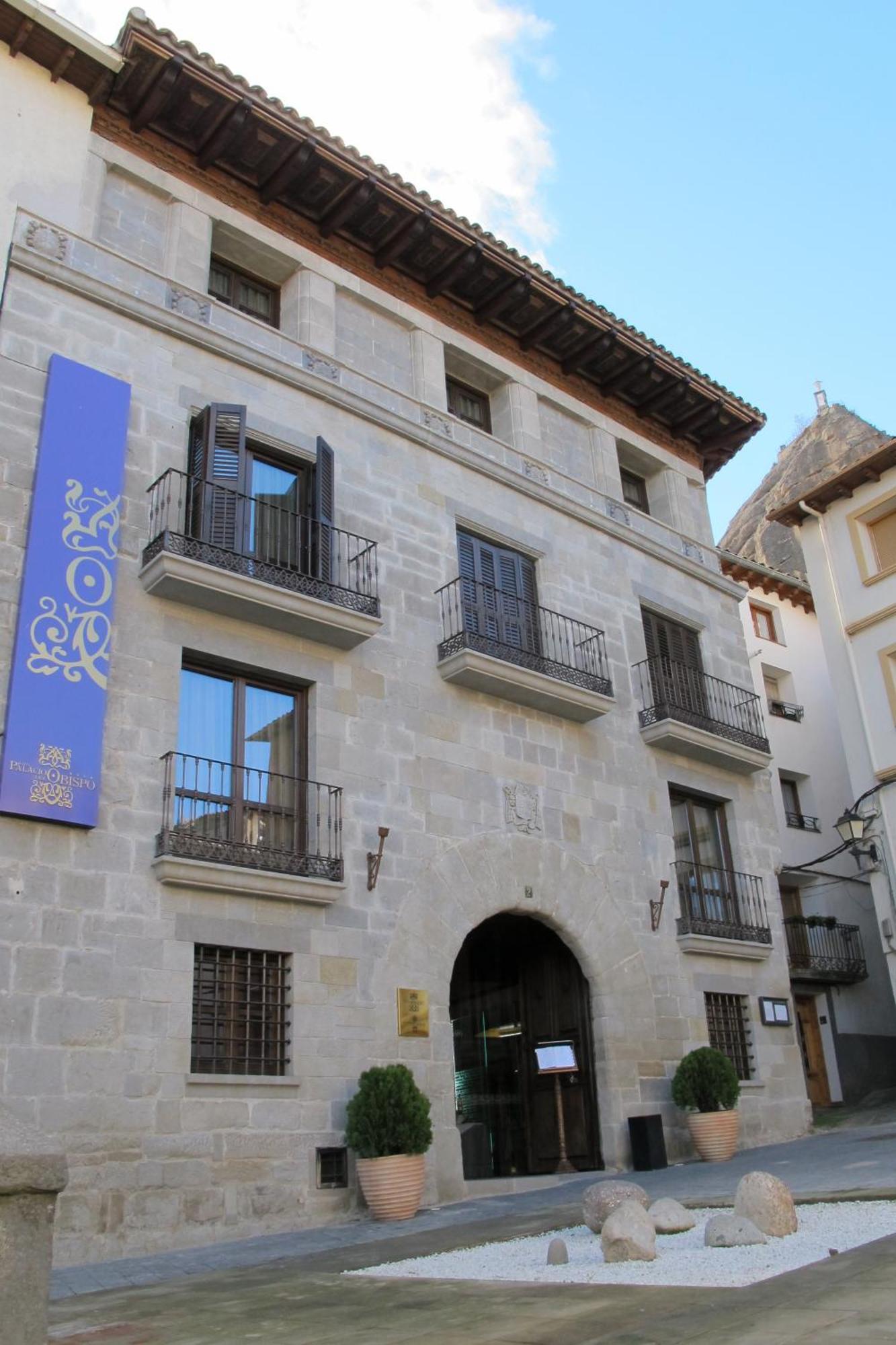 Hotel Palacio Del Obispo Graus Bagian luar foto